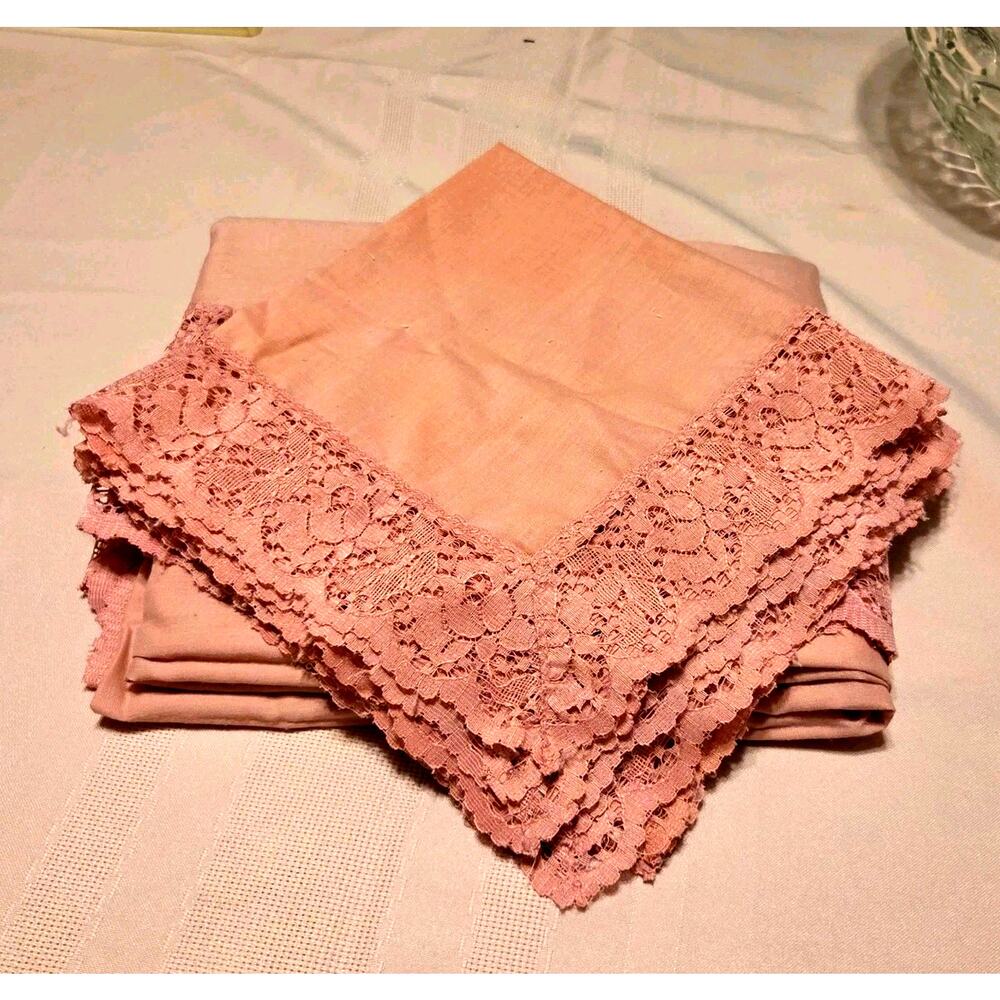 Vintage 1980s Mauve Pink Percale Lace Edge Table Cloth 6 Matching Napkin Set